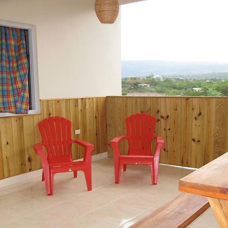 Auberge de jeunesse Just Next Door à Treasure Beach Extérieur photo
