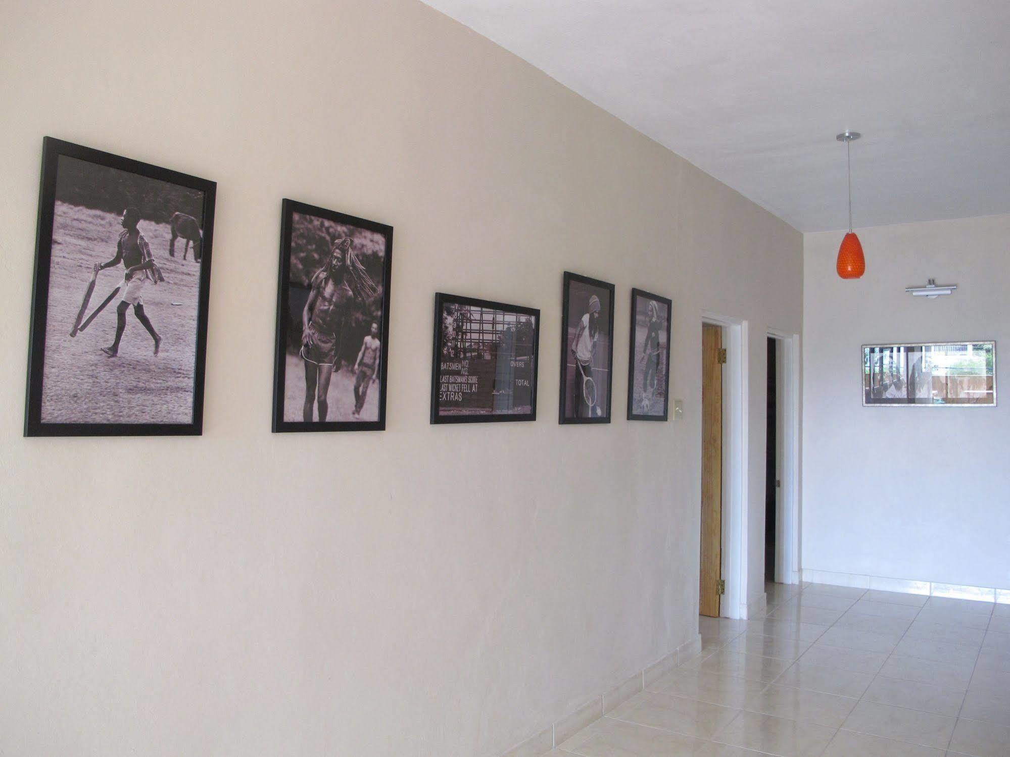 Auberge de jeunesse Just Next Door à Treasure Beach Extérieur photo